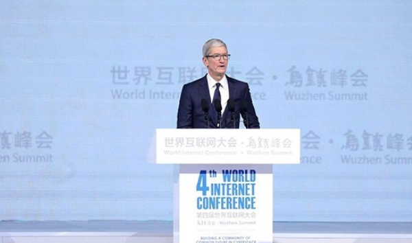 为何VR一路走衰而AR越发为人看好？