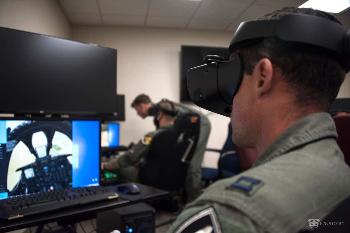 美空军用飞行模拟游戏+民用VR头戴装置培训飞行员